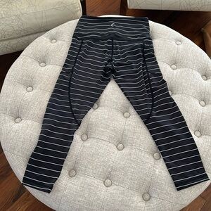 Zyia Active leggings. Capri length. High waisted